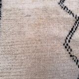 Tapis berbère marocain vintage Beni Ourain, Atlas, motif tribal, 200 x 142 cm, déstockage