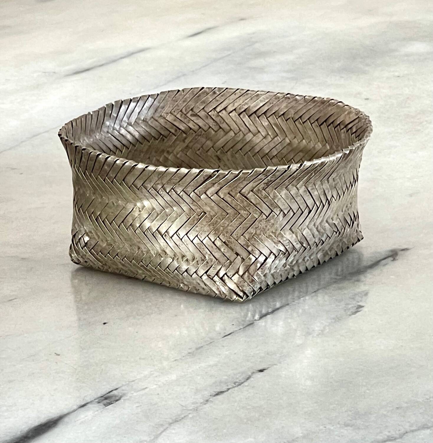 Woven alpaca catchall tray