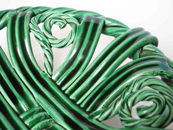 Plat tressé vert Vallauris 1950