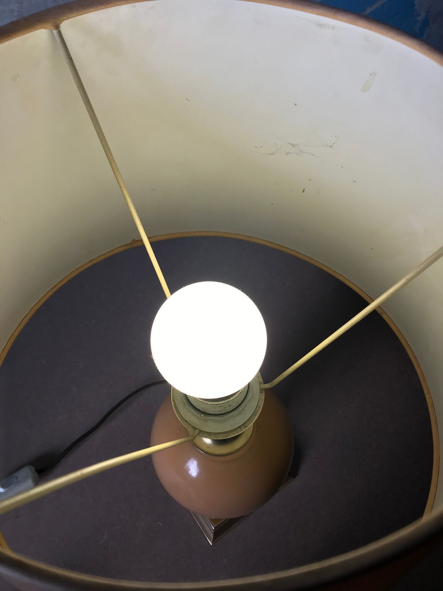 Lampe vintage boule et feuille