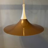 Danish witch's hat suspension
