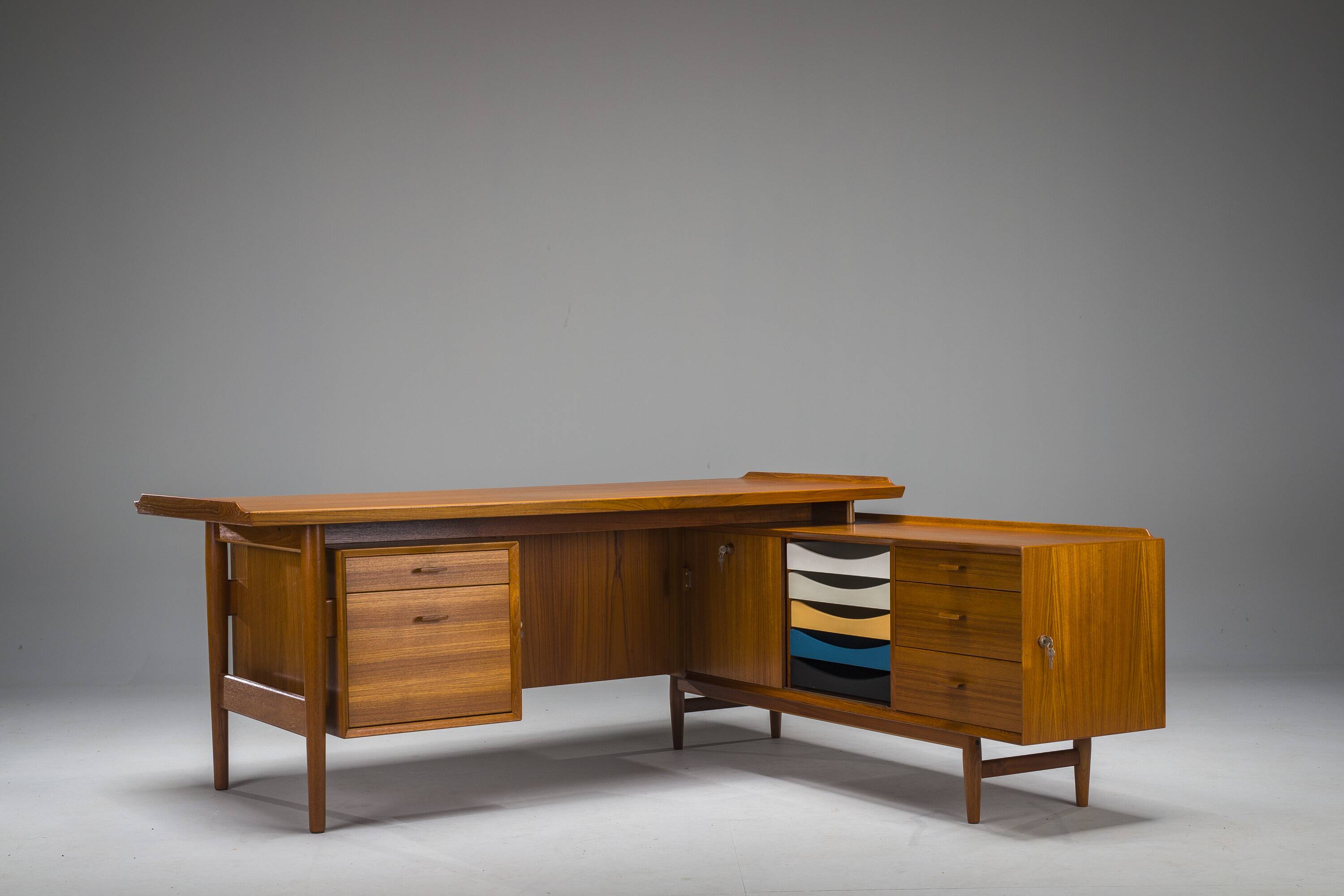 Executive Desk Model 209 in Teak by Arne Vodder for Sibast, 1955