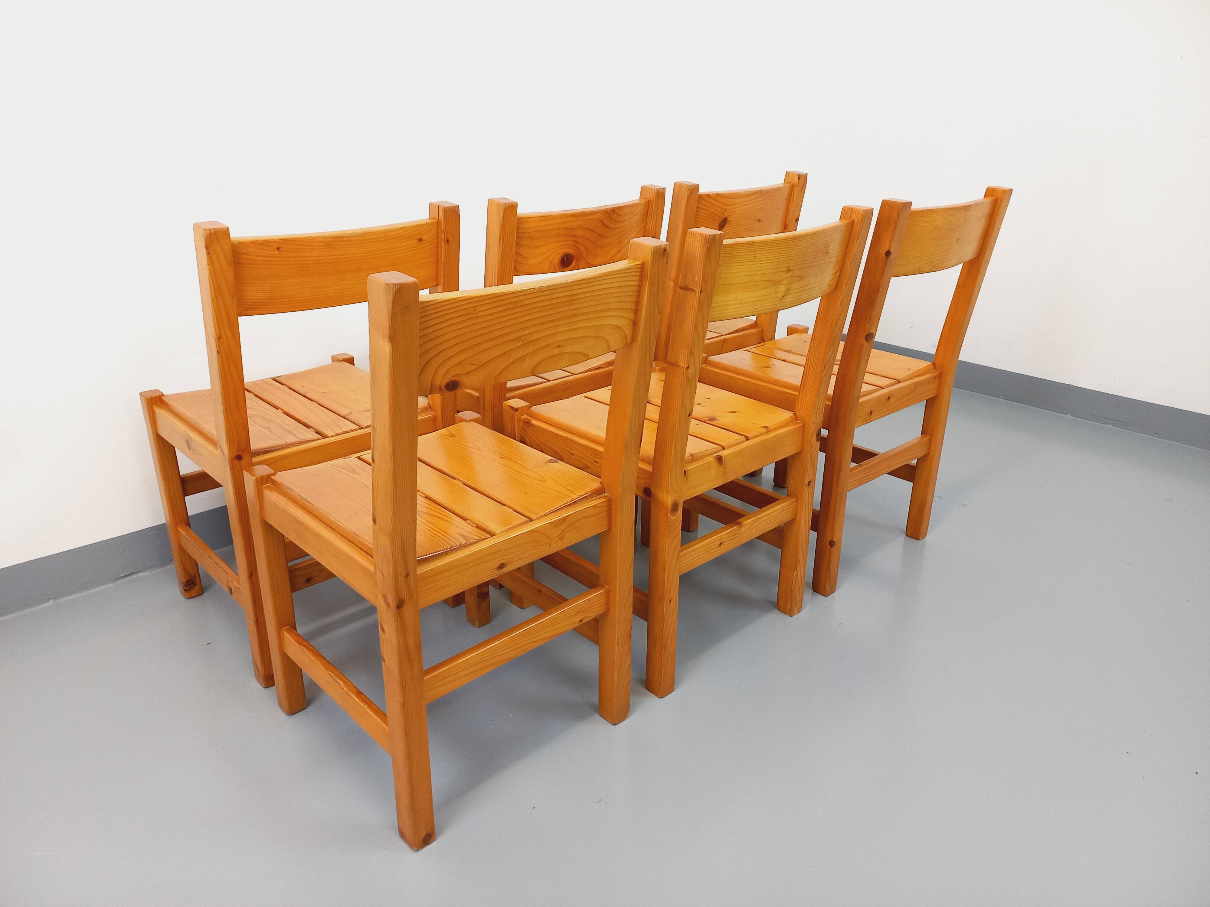Set of 6 vintage Les Arcs chairs in pine from the 60s 70s