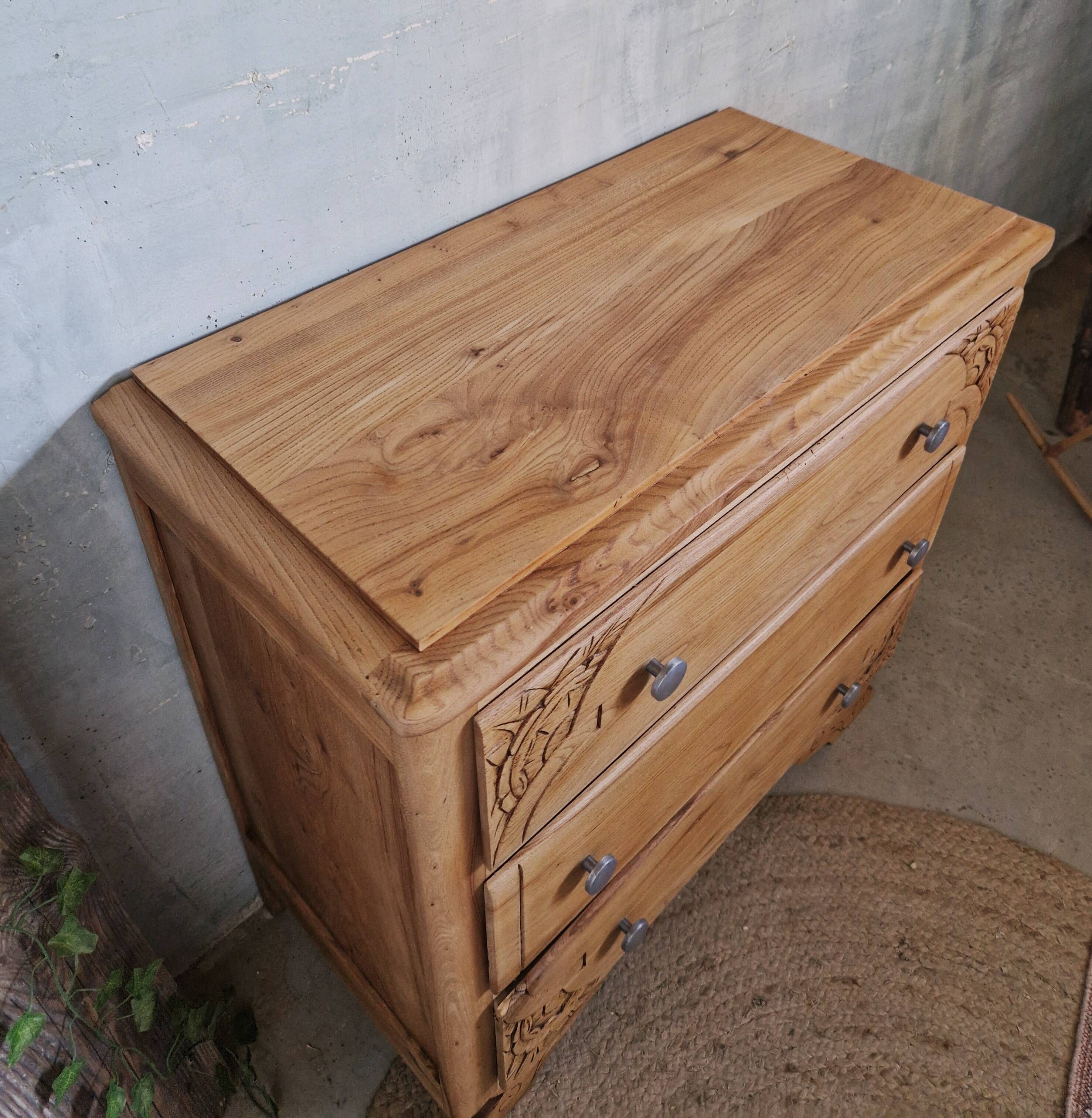 Beautiful Art Deco chest of drawers