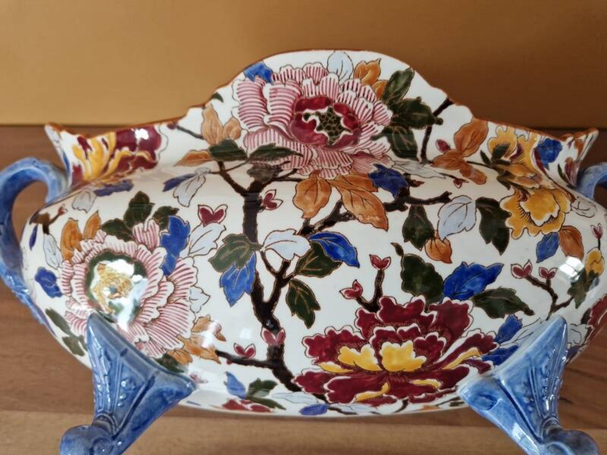 Jardinière en faïence de Gien, modèle Pivoines 1980