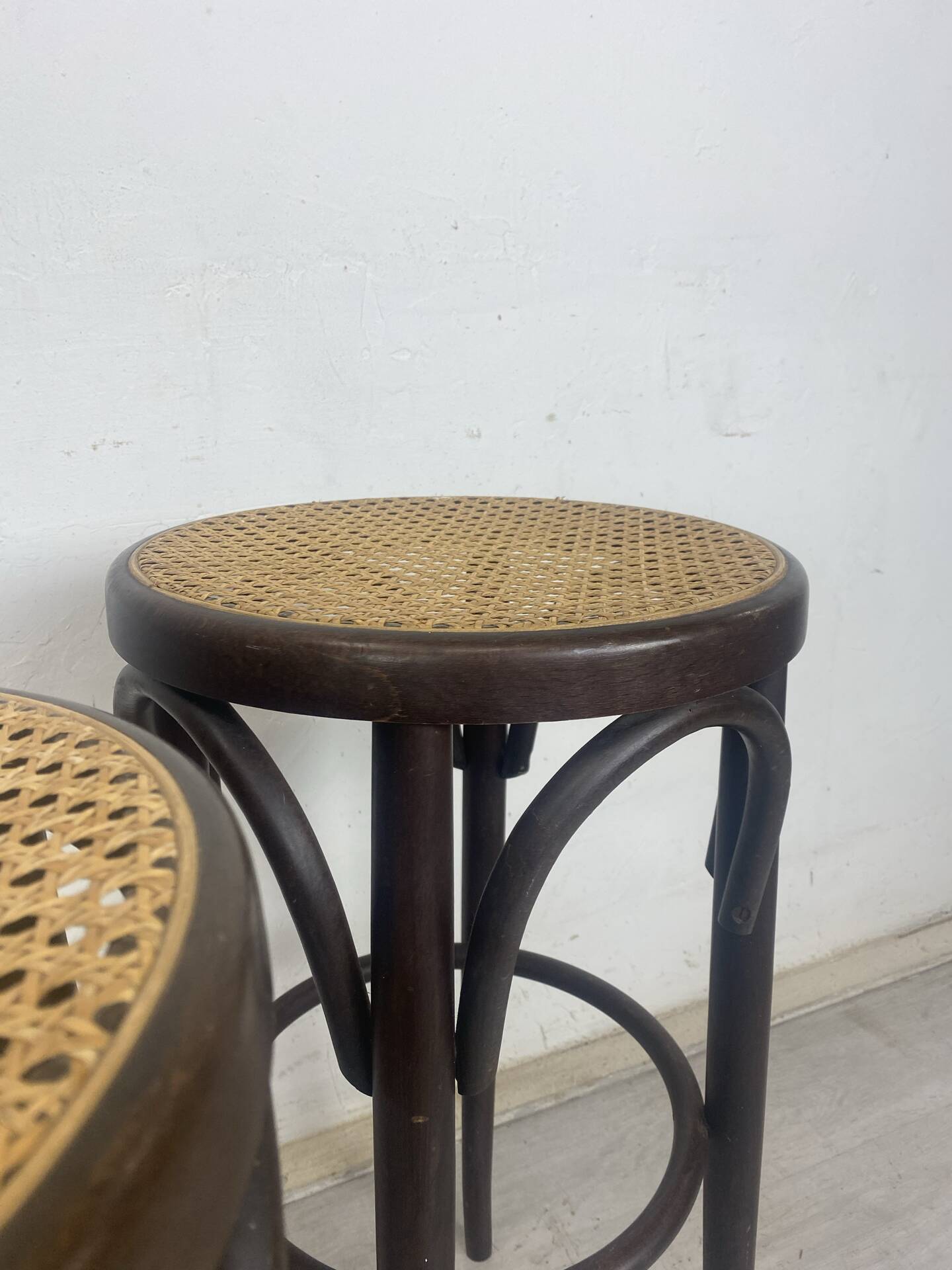 Bar stool