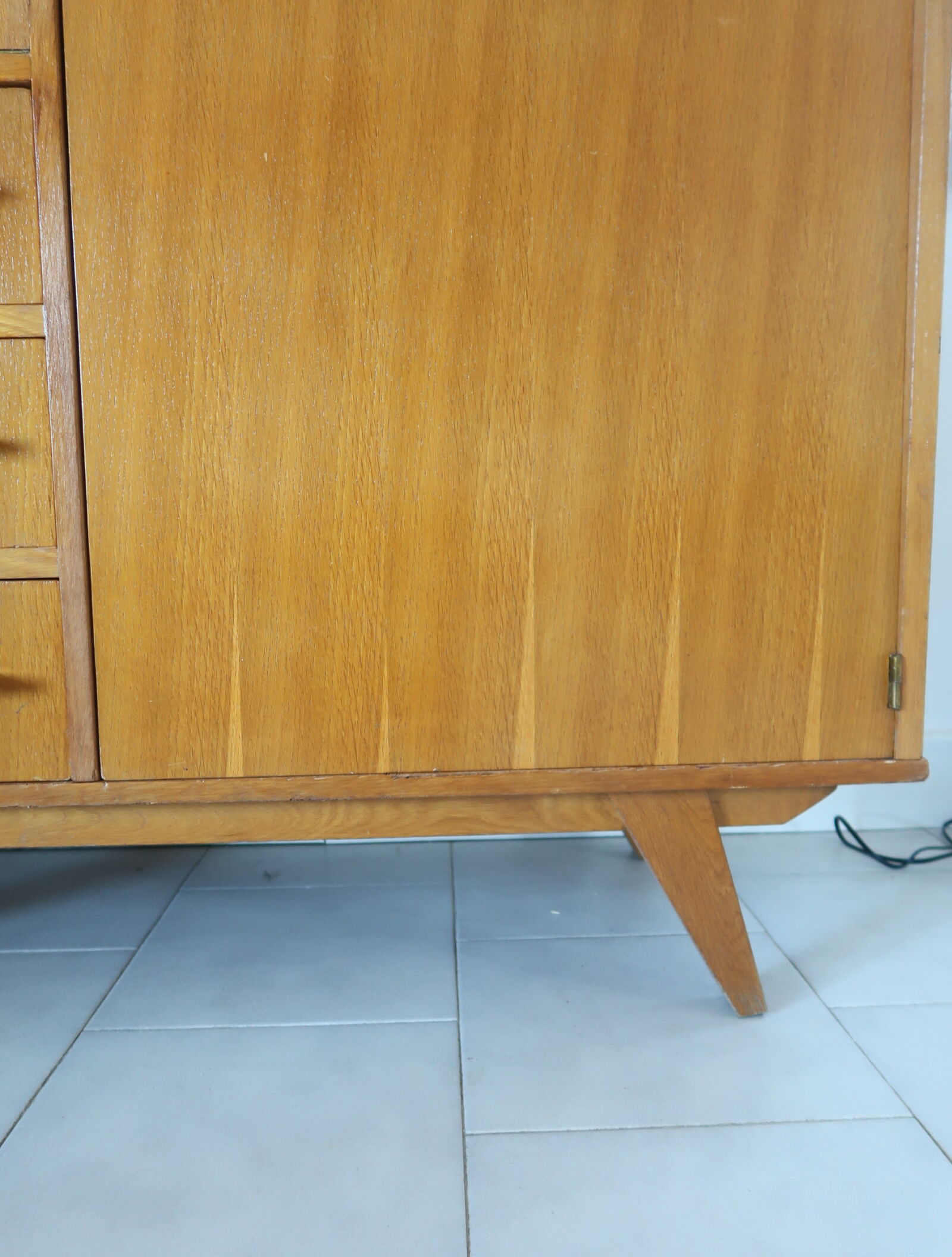 Armoire secrétaire