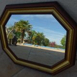 Octagonal mirror in solid cherry wood in 3 colors which can be placed in the desired direction