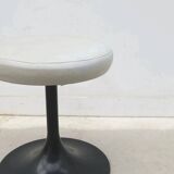 Tabouret pied tulipe en métal et skai, 1970