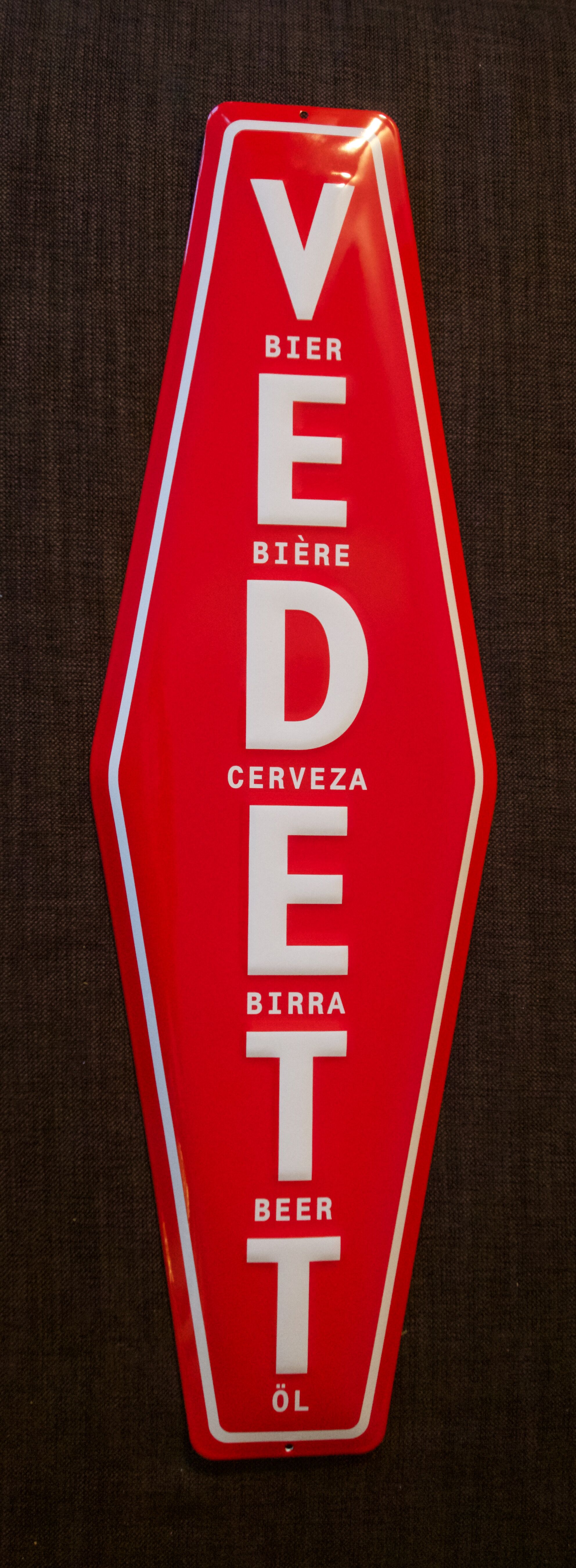 Advertising plate in enamelled sheet metal of the famous Belgian beer Vedett