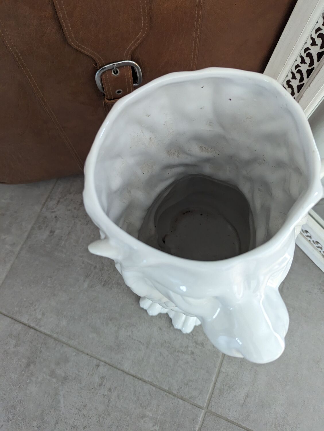 Vintage ceramic umbrella door