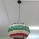 Suspension artisanale en fibres végétale naturelle tressées colorées