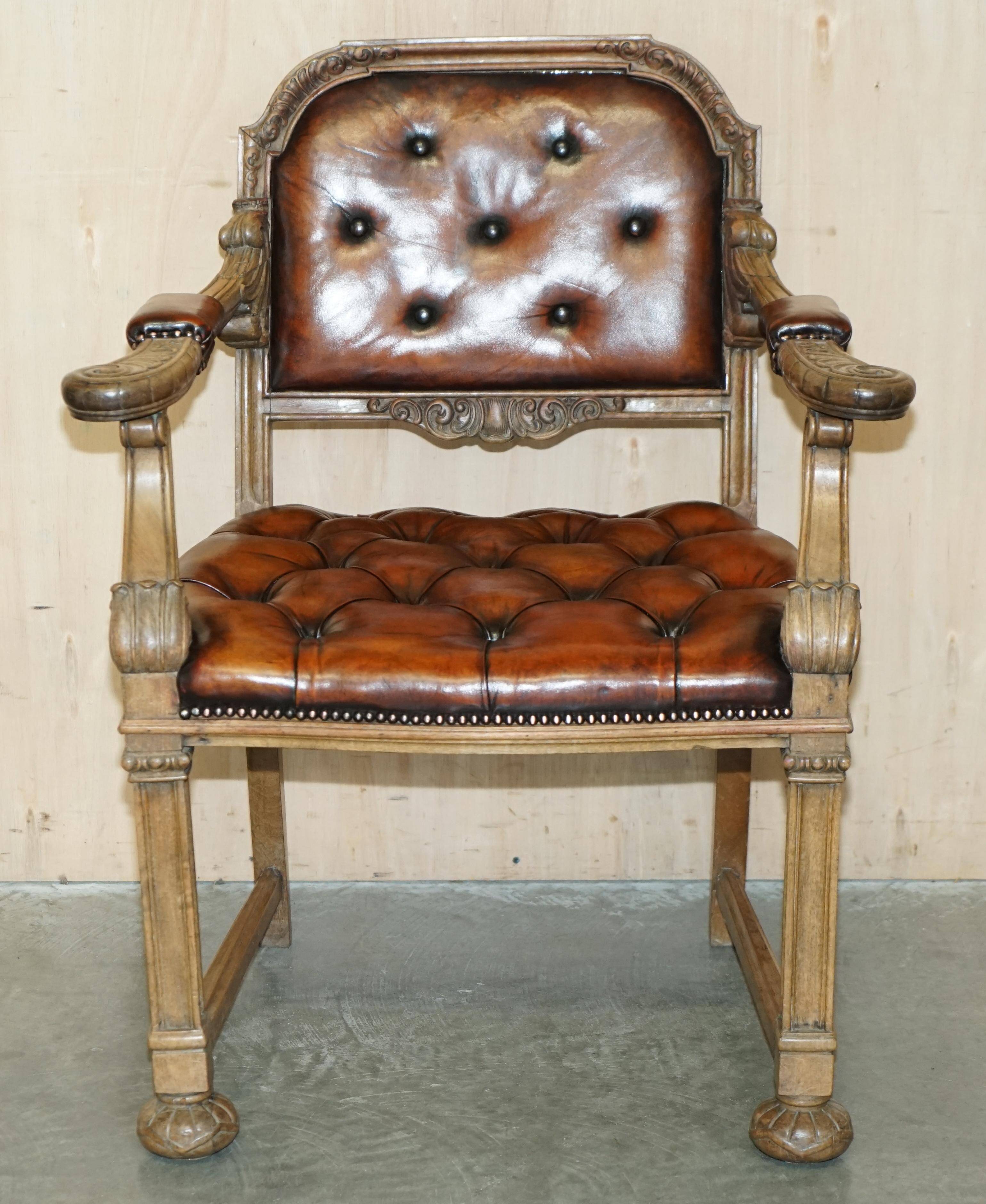 Fauteuil Chesterfield ancien restauré William IV en cuir