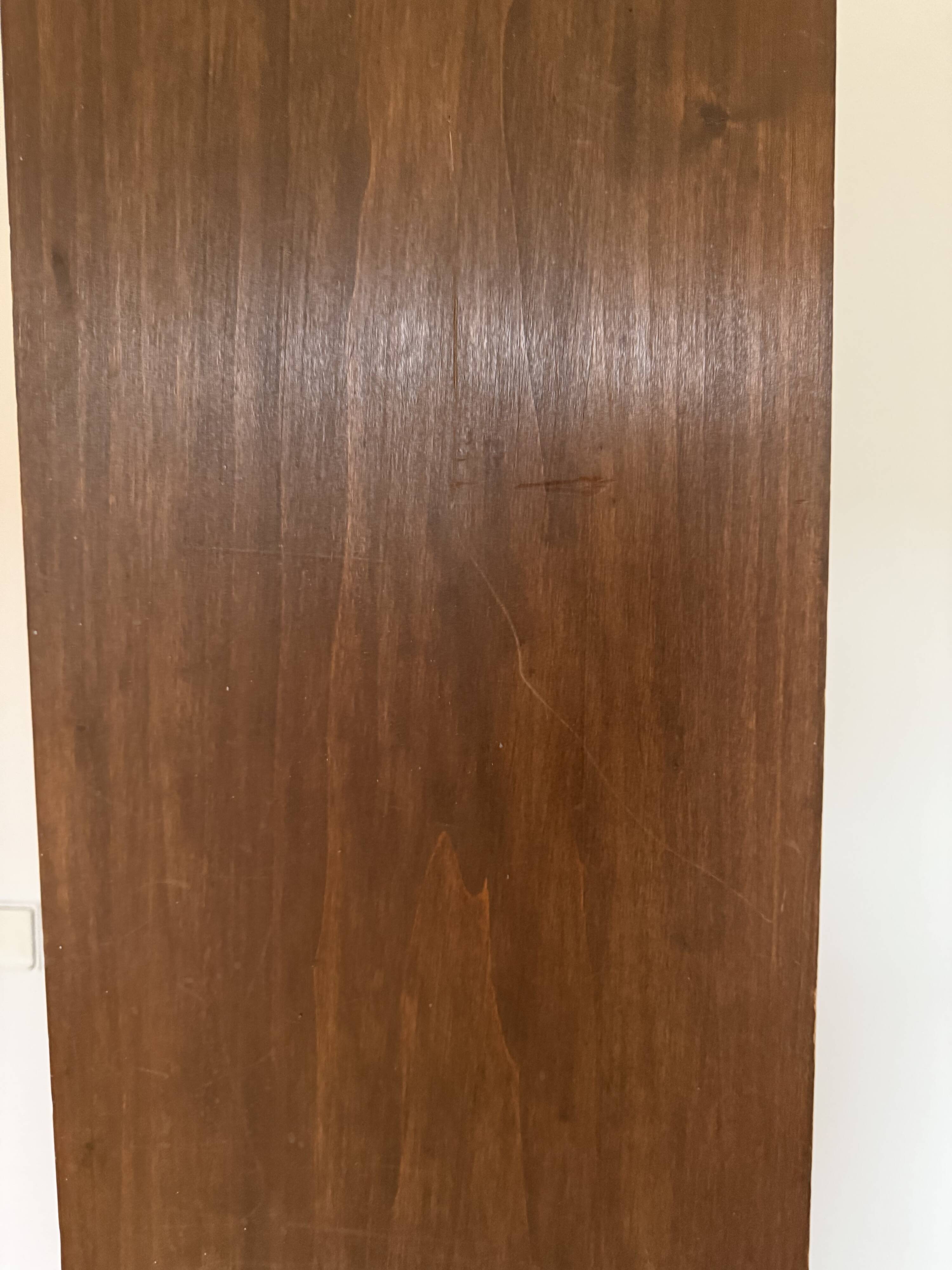 Notary desk with blue flaps, also known as a card index.