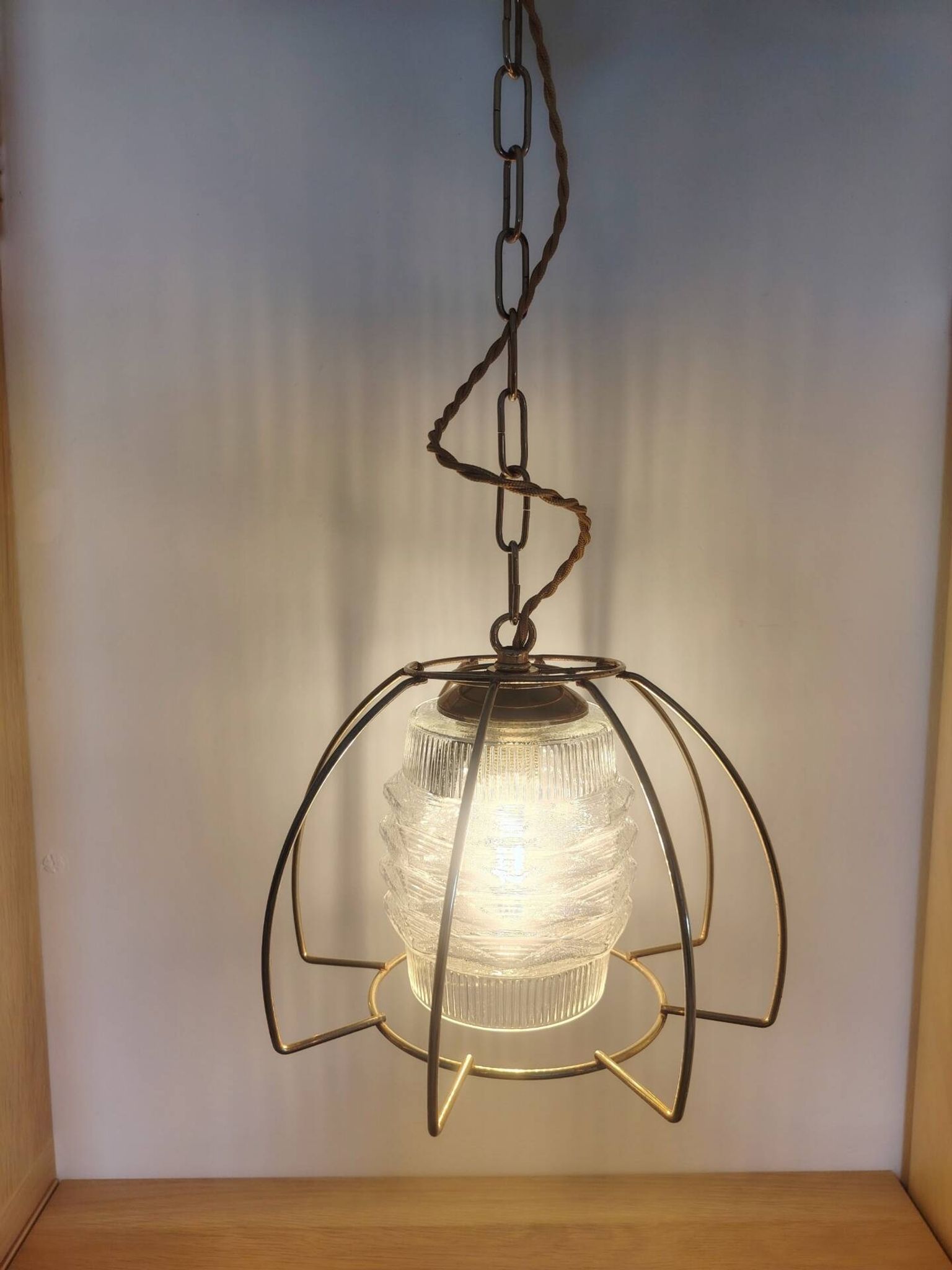 Golden suspension structure