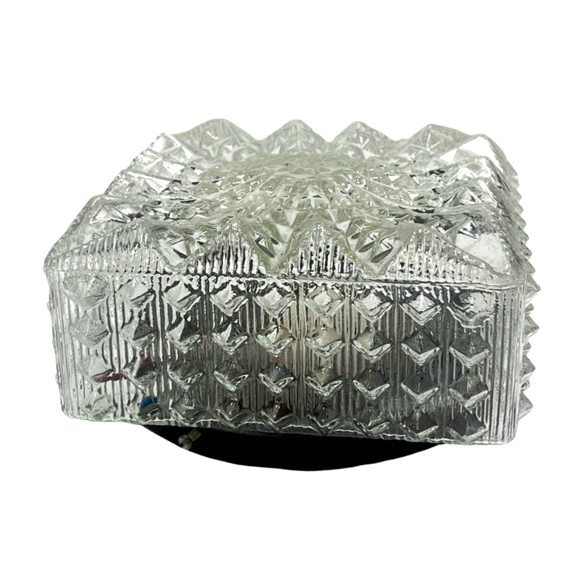 Hillebrand Leuchten ceiling/wall lamp – Model 65262, Germany, 1970s.