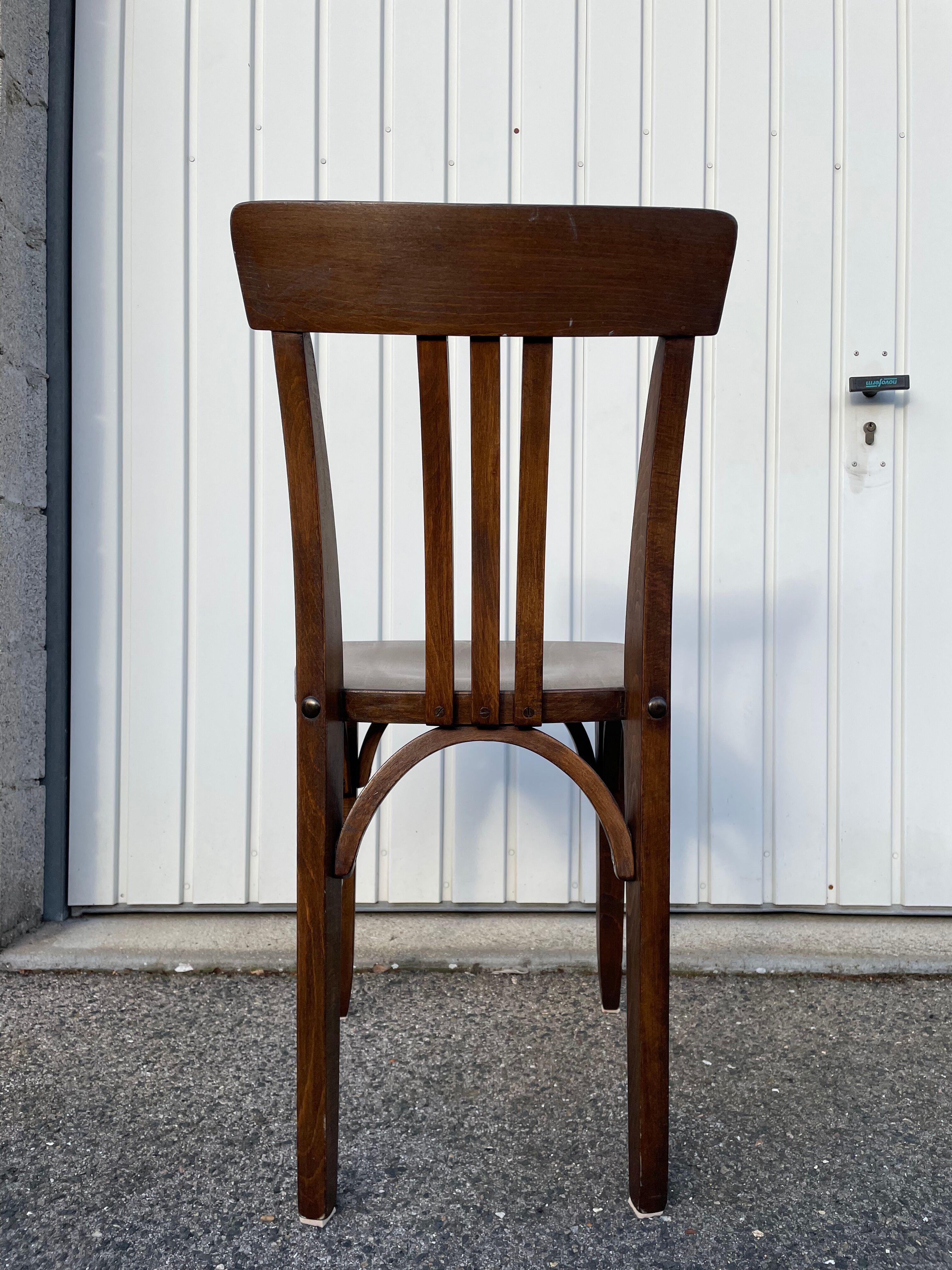 Curved wooden bistro chair Luterma 1950