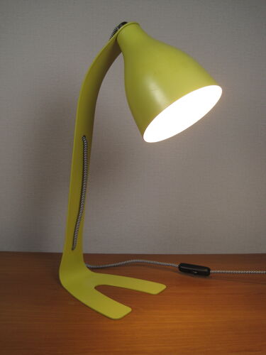 Lampe de bureau en métal à poser , Design vintage , pied fourche vert anis