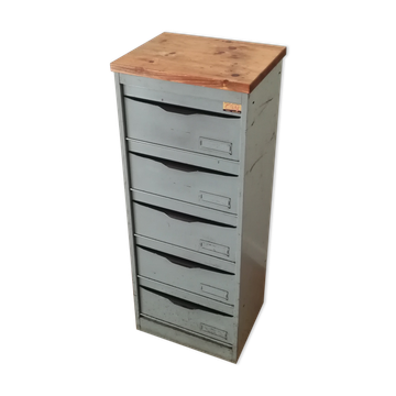 Furniture with valves