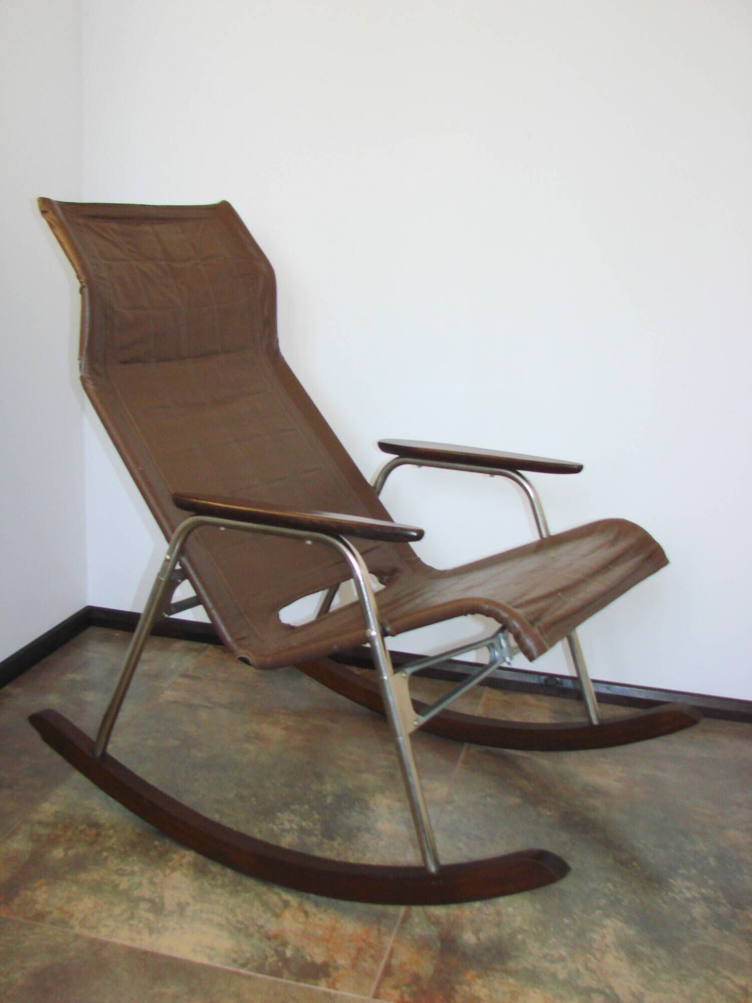 Folding rocking chair designed by Takeshi Nii, 1950s.