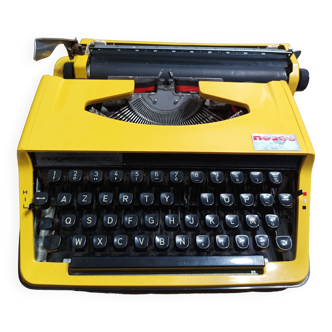 Nogamatic 400 yellow typewriter overhauled new ribbon