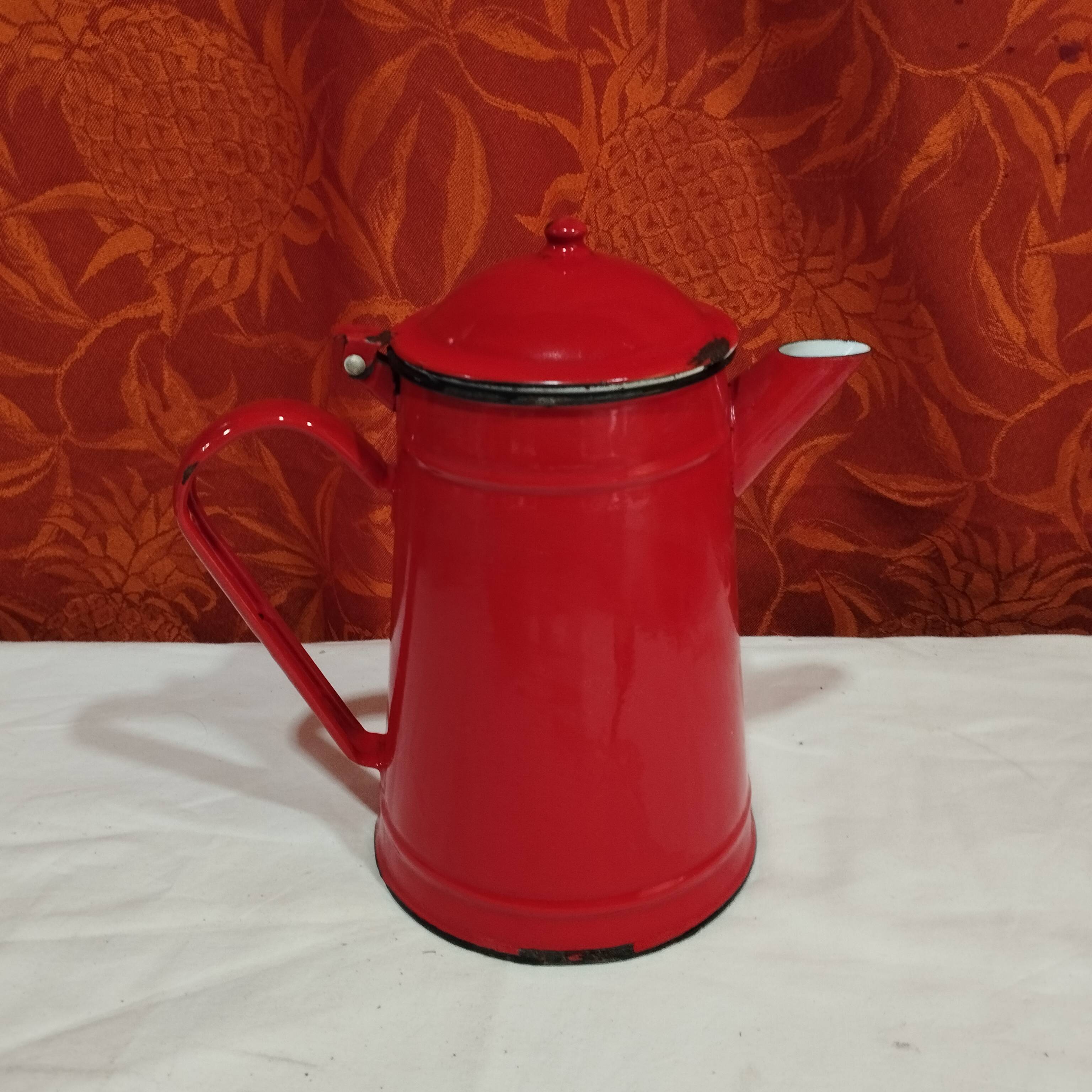 Cafetière en tôle émaillée rouge