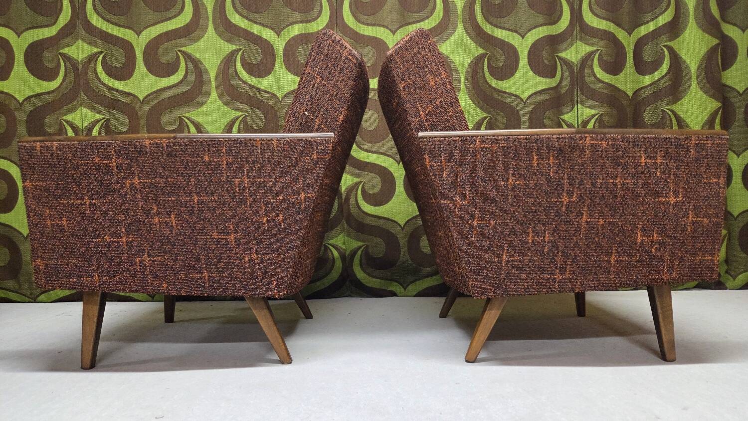 Paire de fauteuils club vintage 1970"