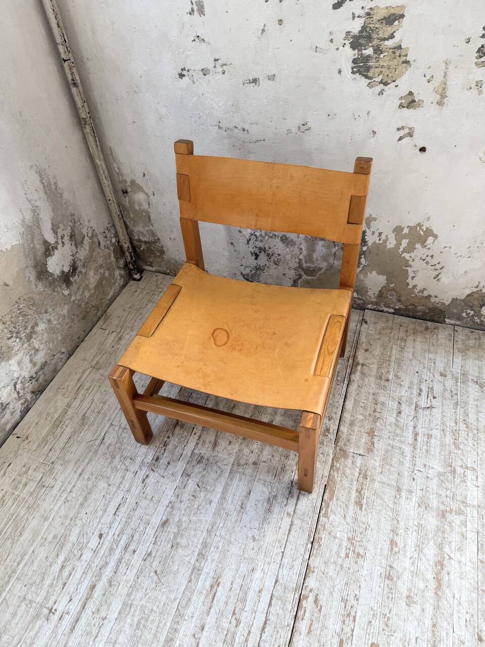 Elm and leather armchair Maison Regain