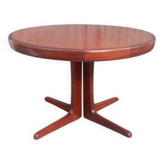Table scandinave extensible