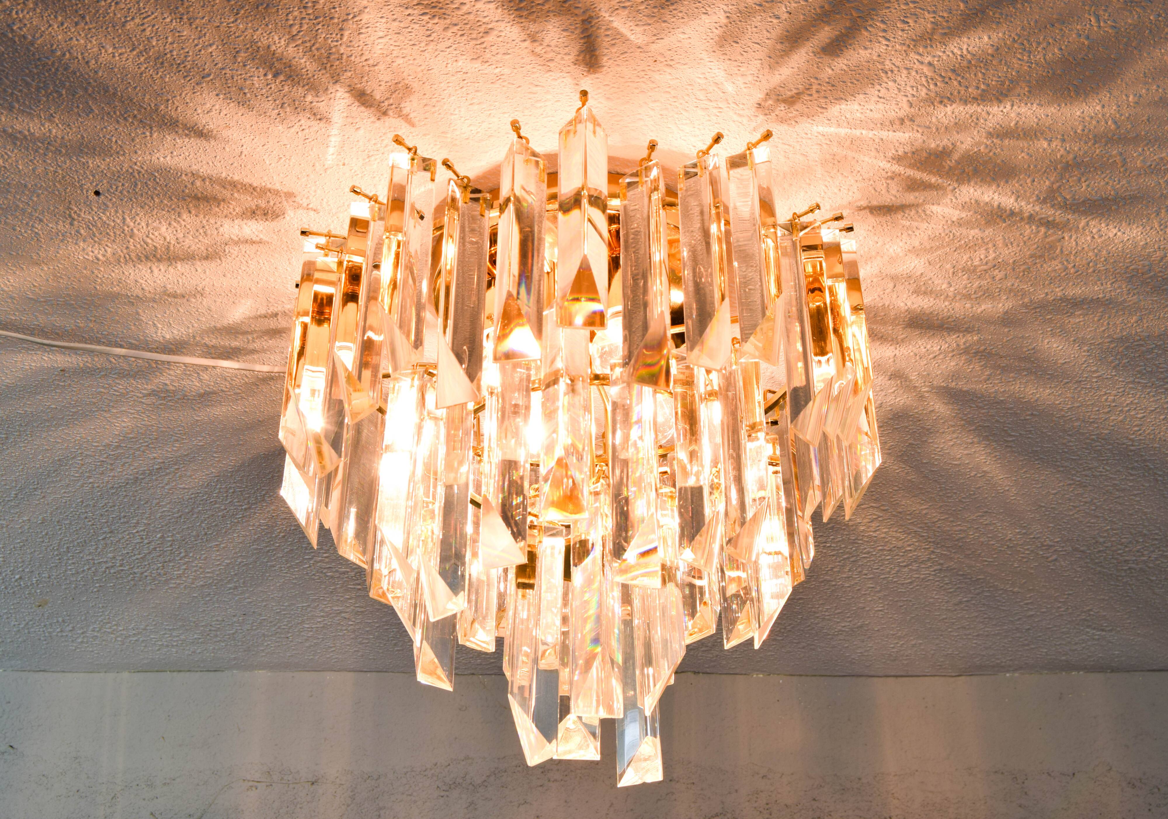 Mid-century modern Italian Venini chandelier in Murano glass Triedri