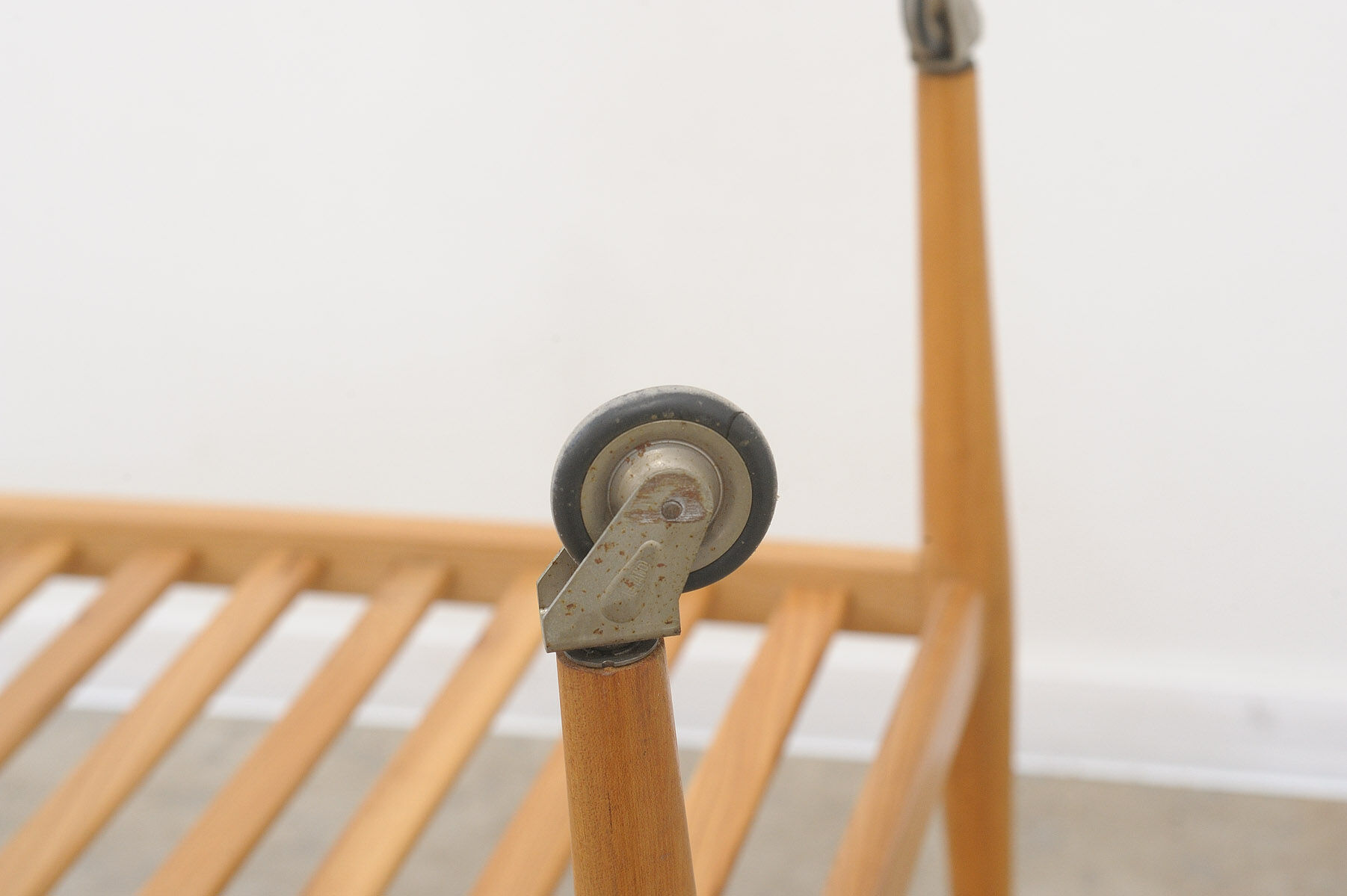 Table de service du milieu du siècle par Krásná Jizba, années 1950, Tchécoslovaquie