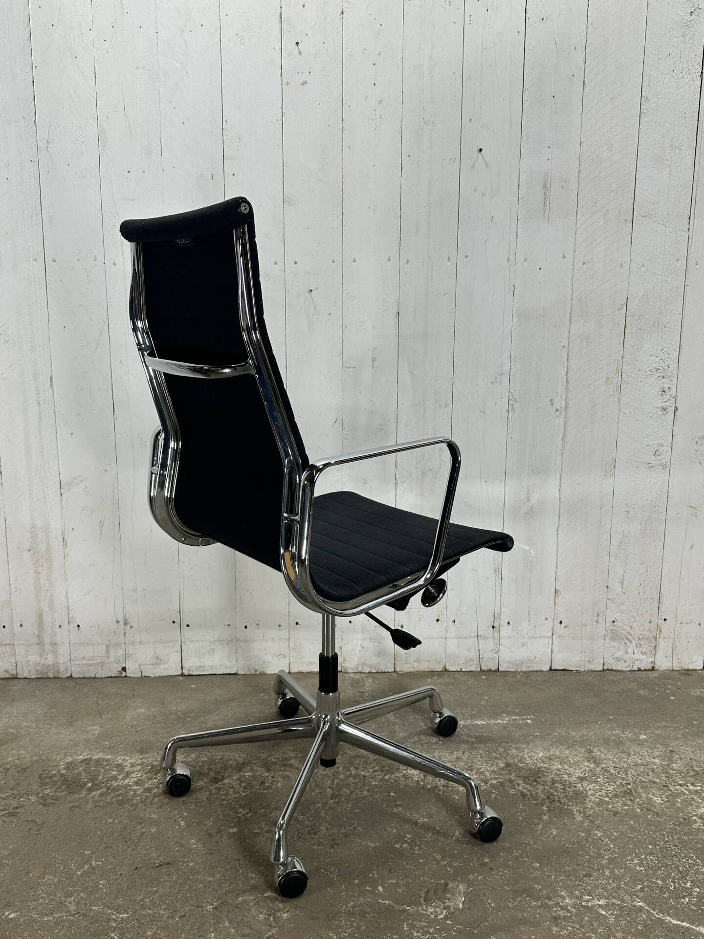 Eames EA 119 Office Chair