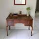 Bureau 1950 pieds galbés
