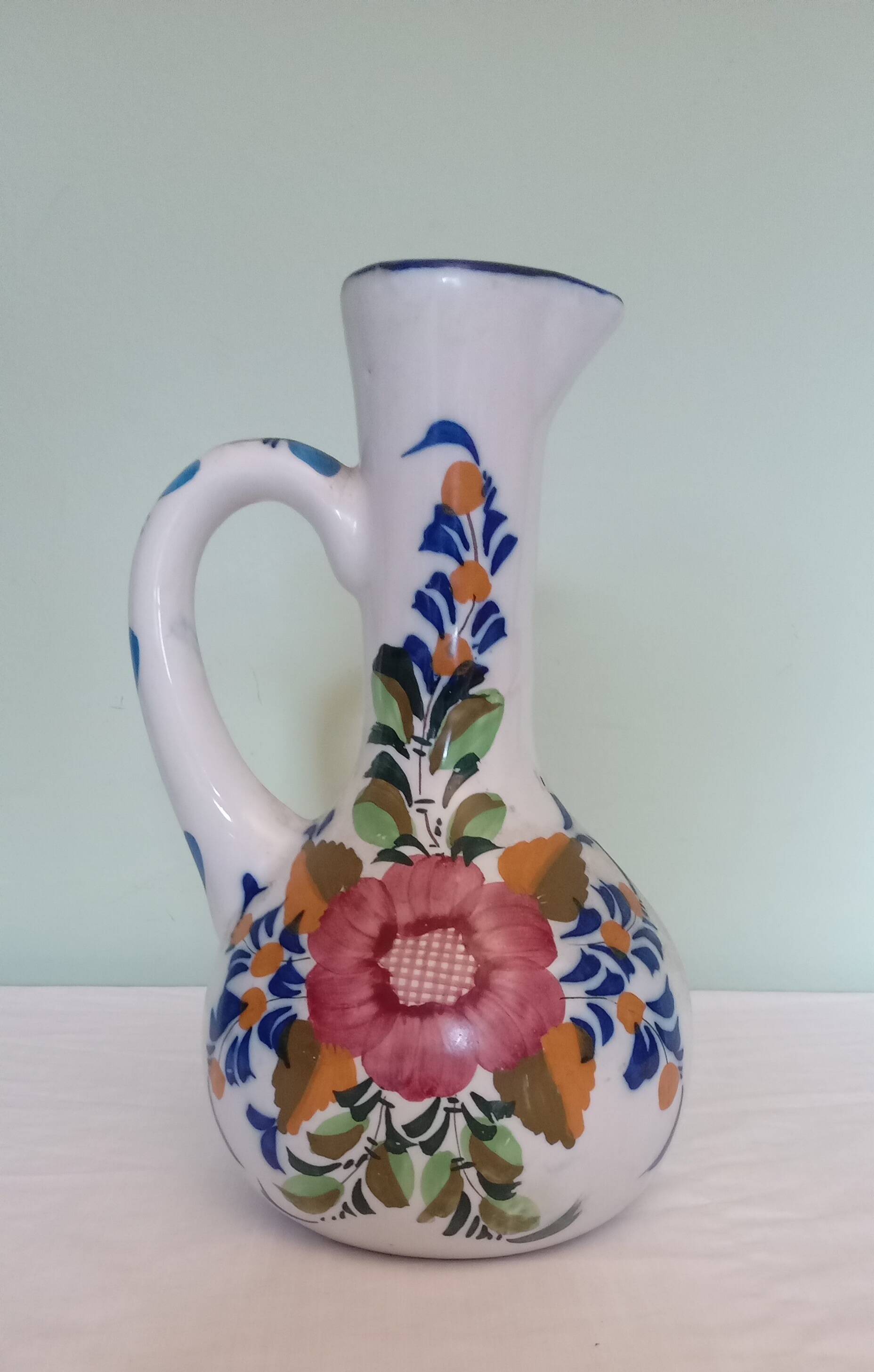 Lot of 10 pieces of vintage Spanish ceramics - Painted hanging crockery