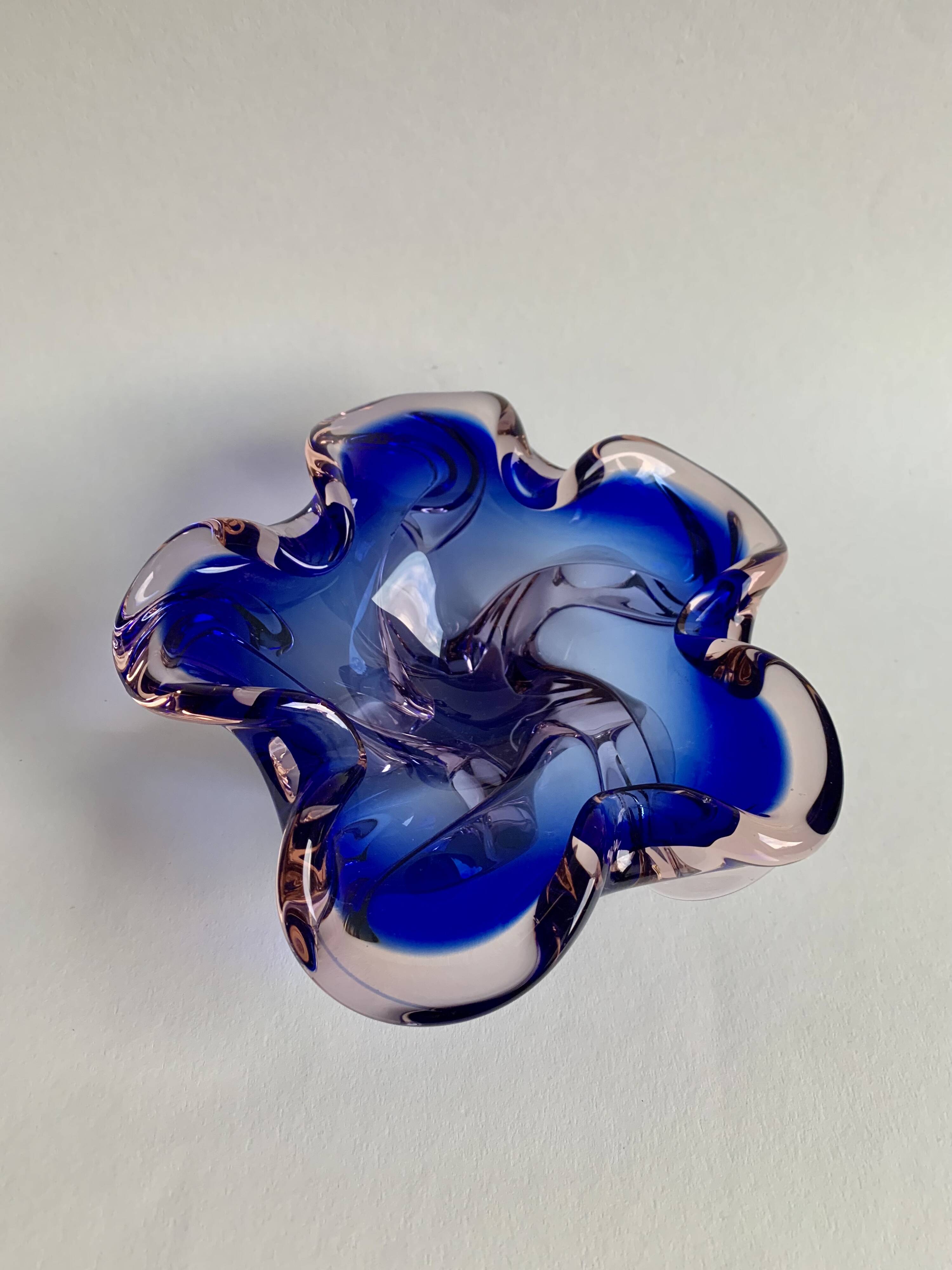 Cendrier/coupe décorative en verre tchèque vintage – années 1960