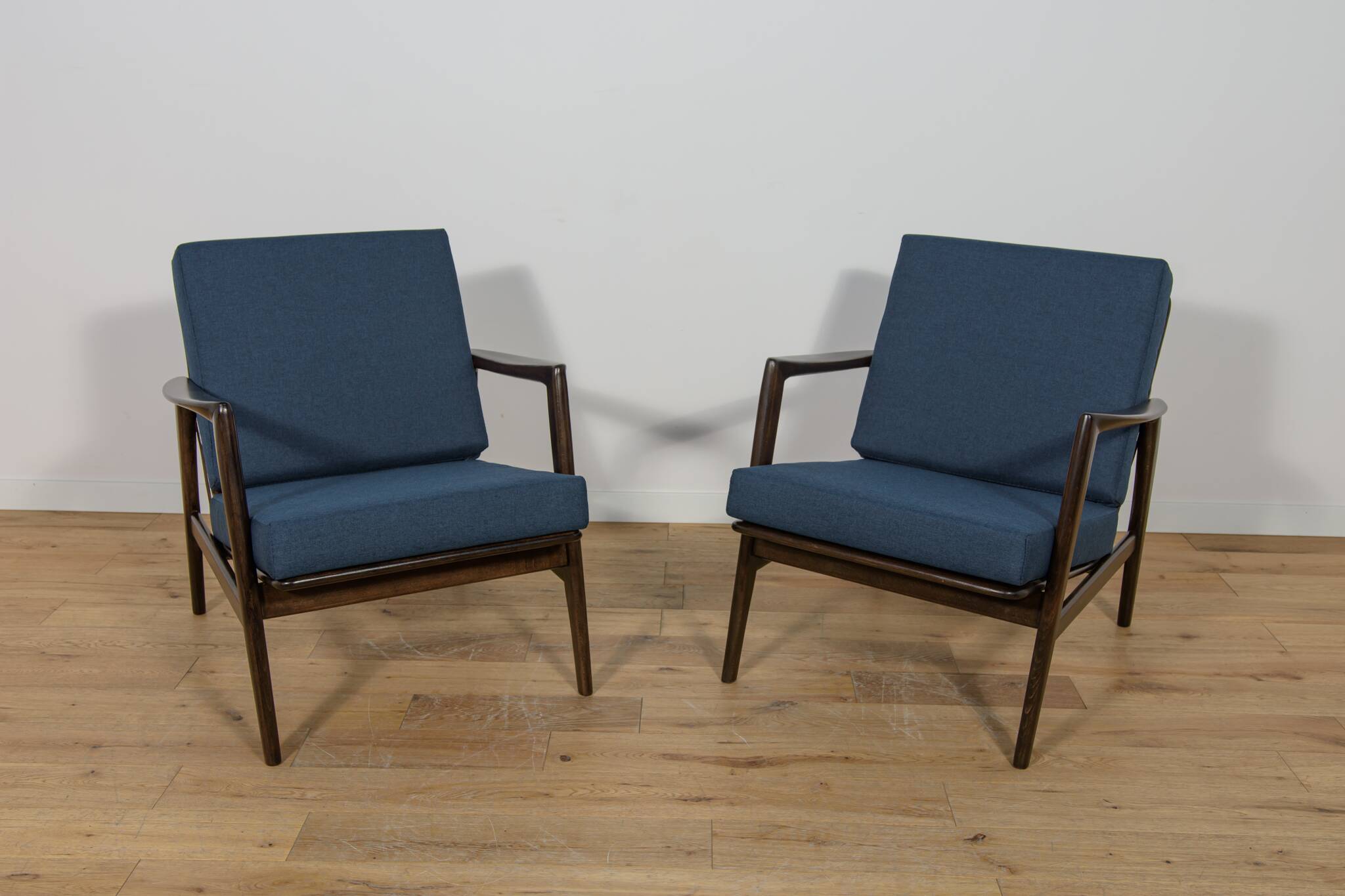 Model 300-139 Armchairs from Swarzędz Furniture Factory, 1960s, Set of 2