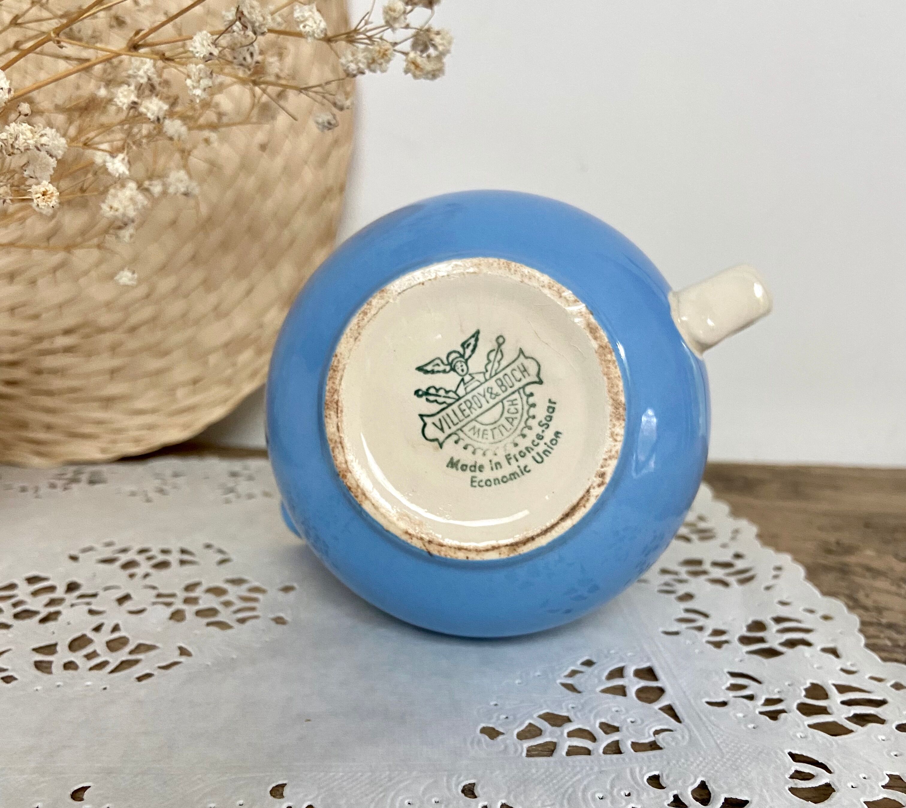 Natural soy wax candle and Villeroy & Boch heather creamer