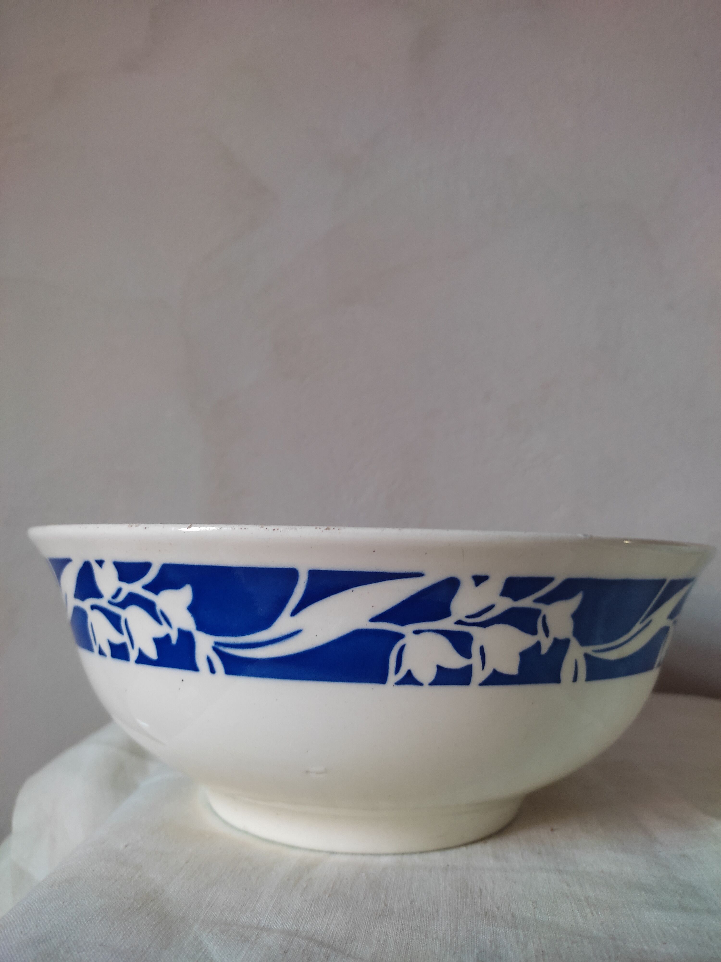 Set of 2 retro earthenware bowls