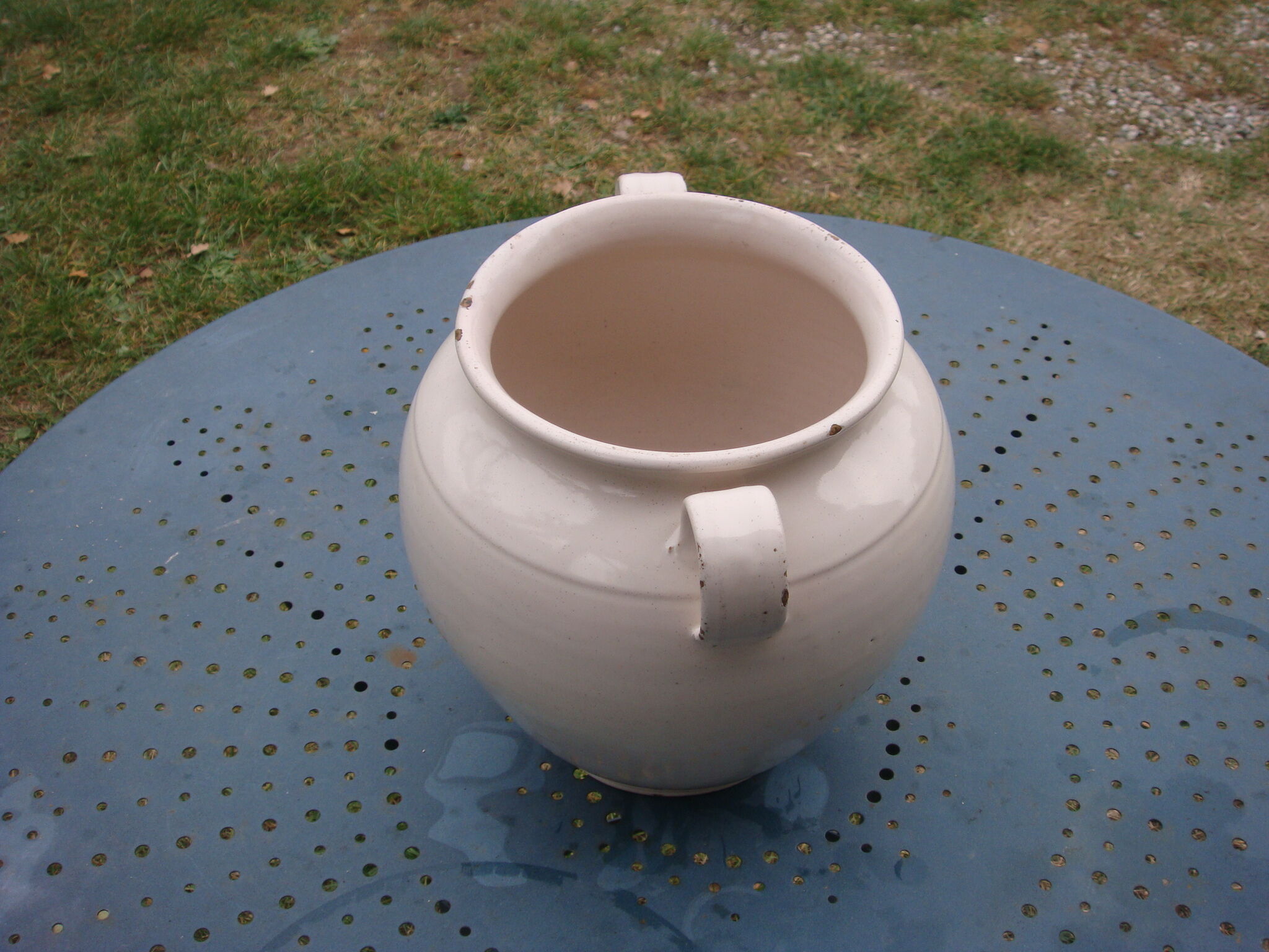 Old grease or confit pot