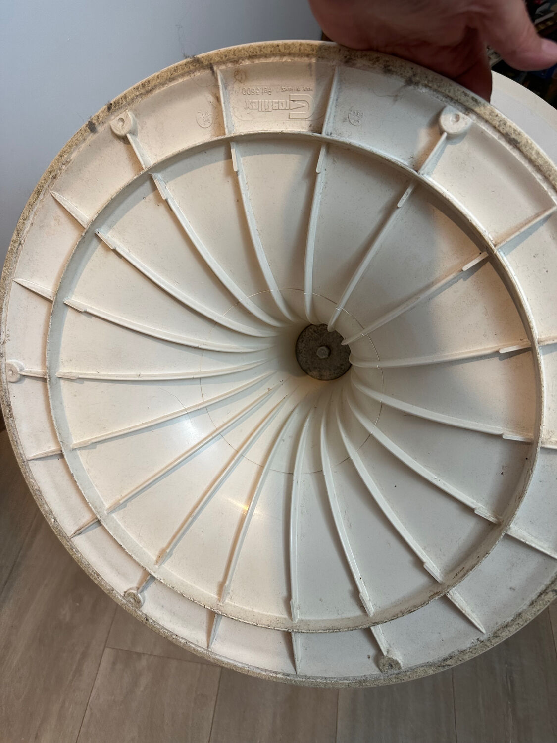 Table basse pied tulipe vintage