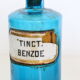 Flacon de pharmacie fin XIxème, rare, en verre bleu et étiquette de porcelaine, antiquité, vintage