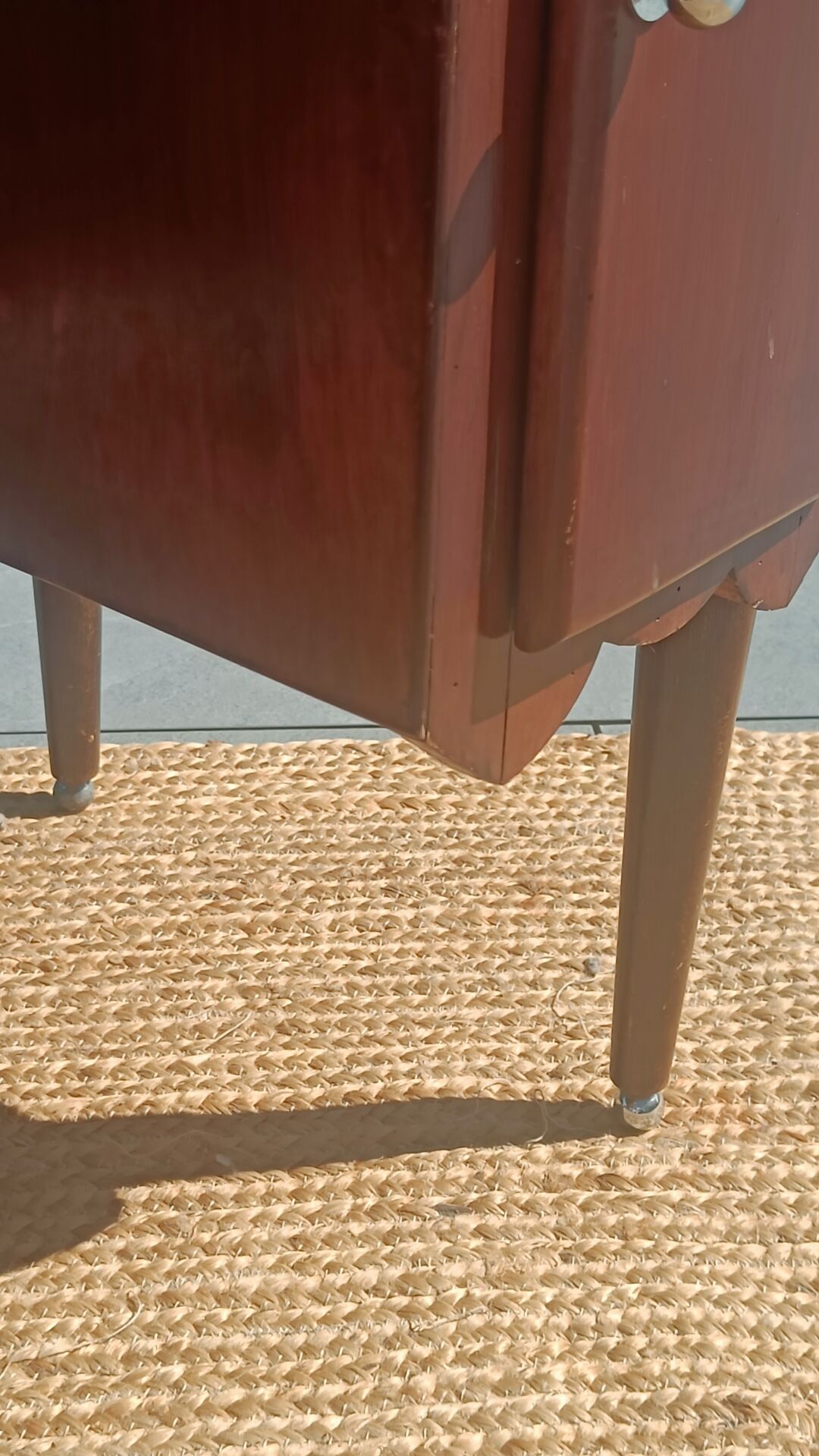 Bureau vintage artisanal en bois