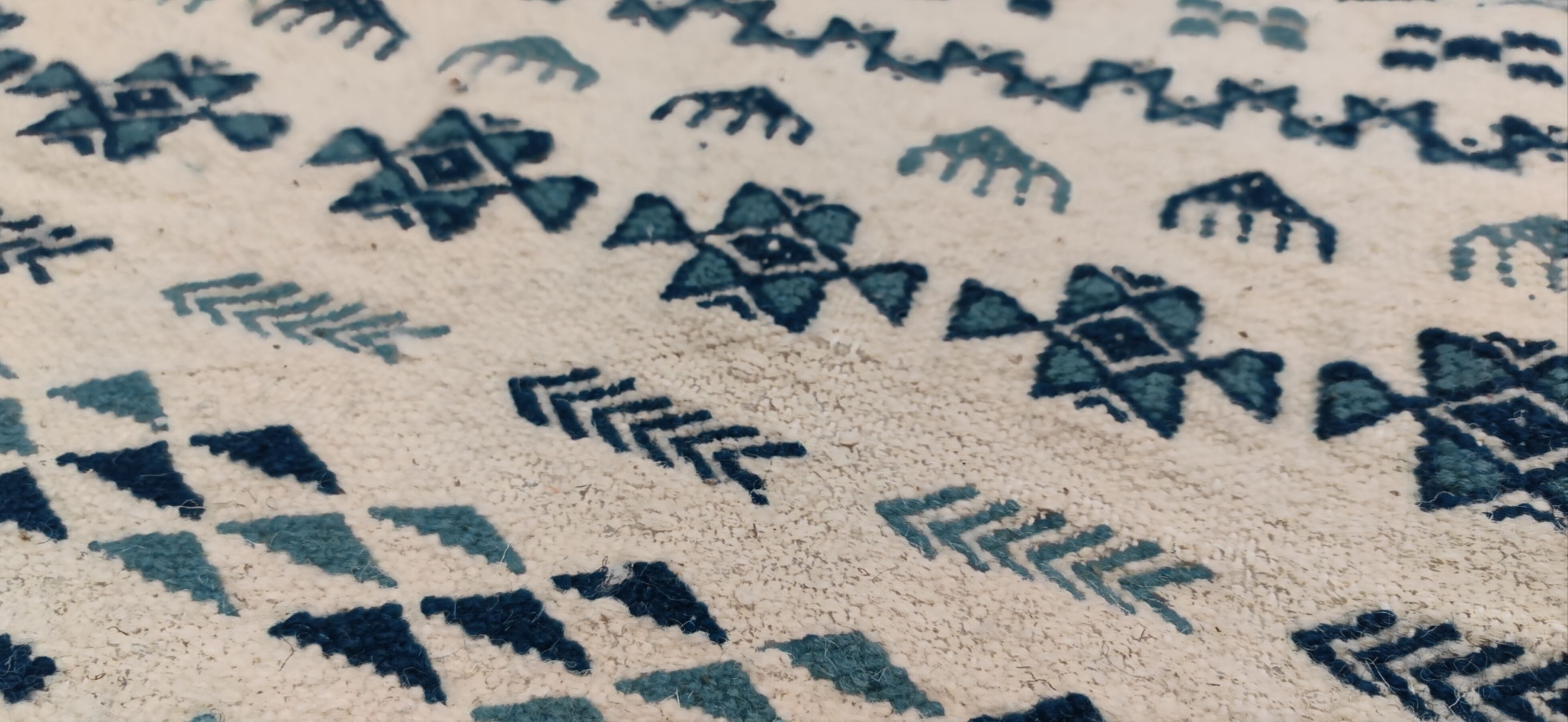 Carpet in natural wool 130x220cm