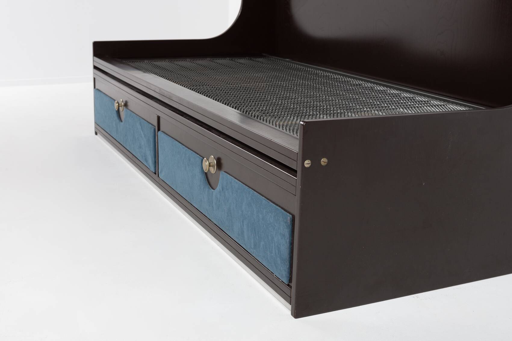 La Permanente Mobili Cantu single bed frame, 1980’s Italy