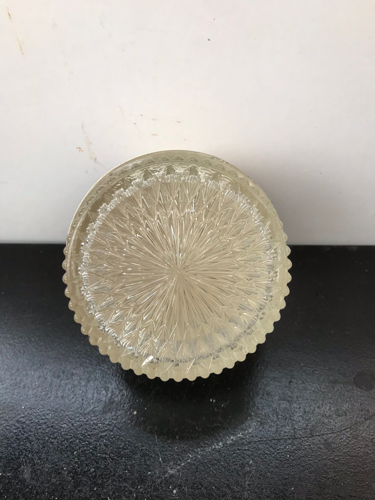 Plafonnier rond verre moulé