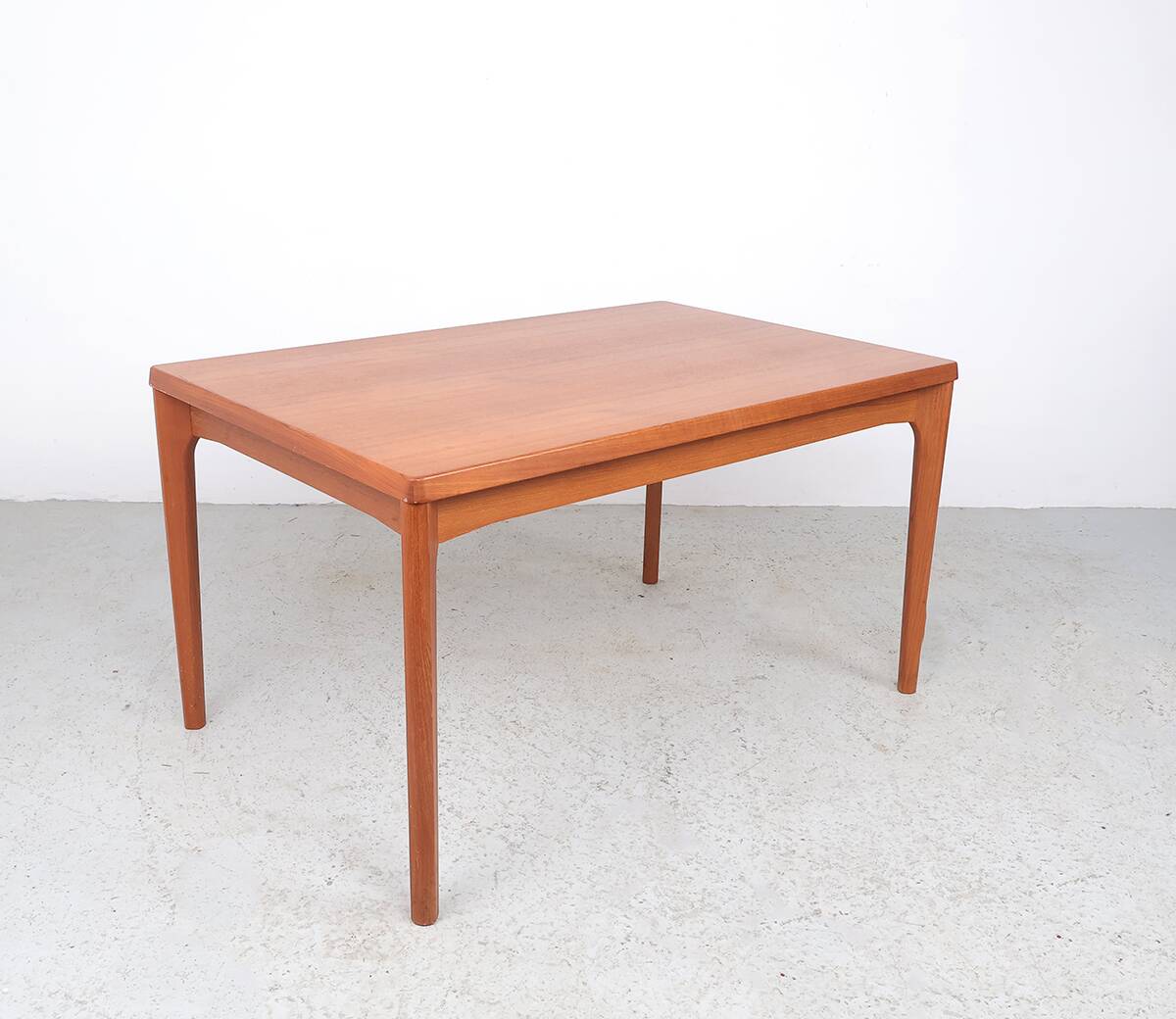 Henning Kjaernulf extendable dining table for Vejle Stølefabrik, 1960s