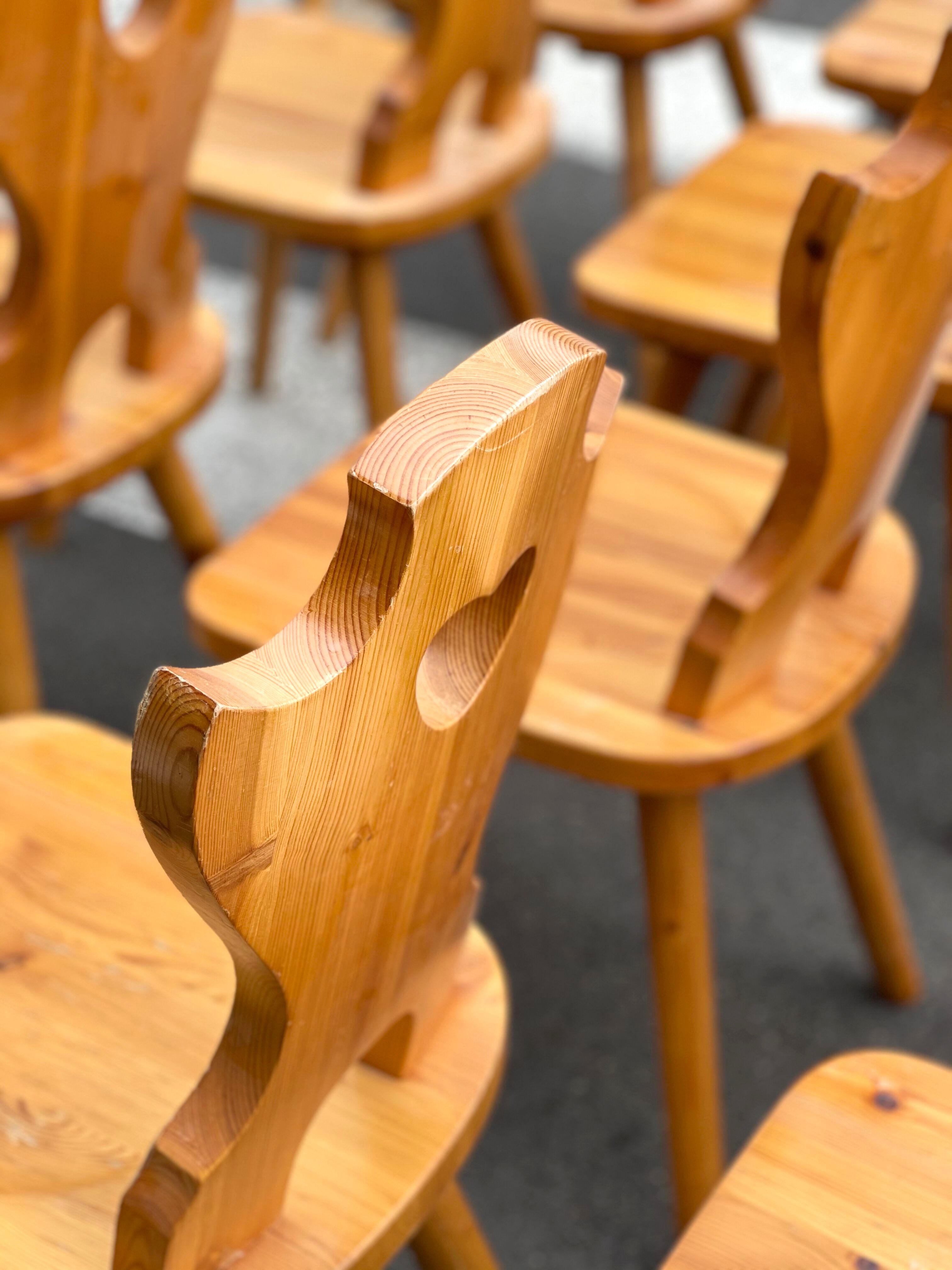 Lot 12 Vintage Mountain chairs 1993'