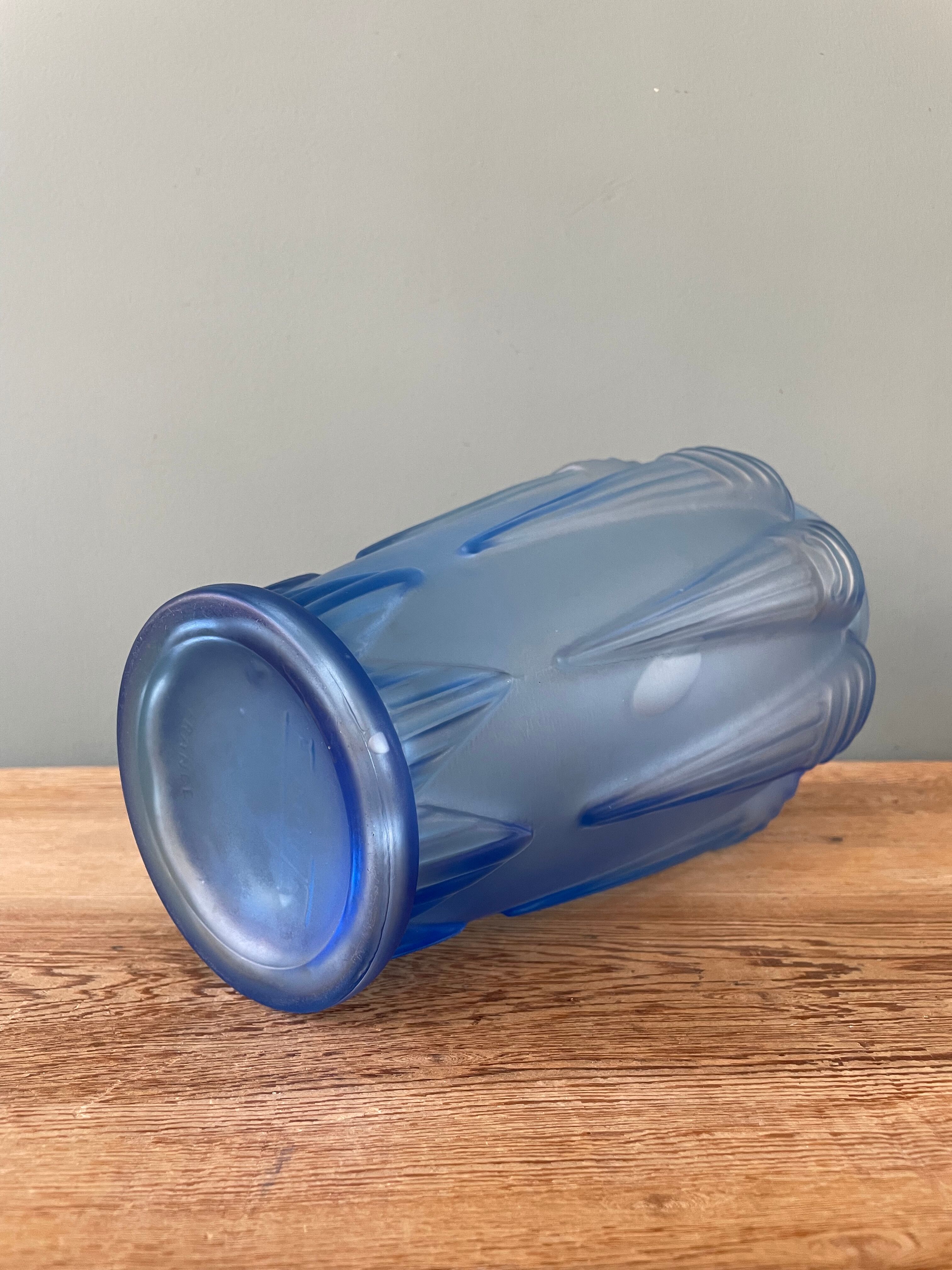 Blue Art Deco vase signed Espaivet France