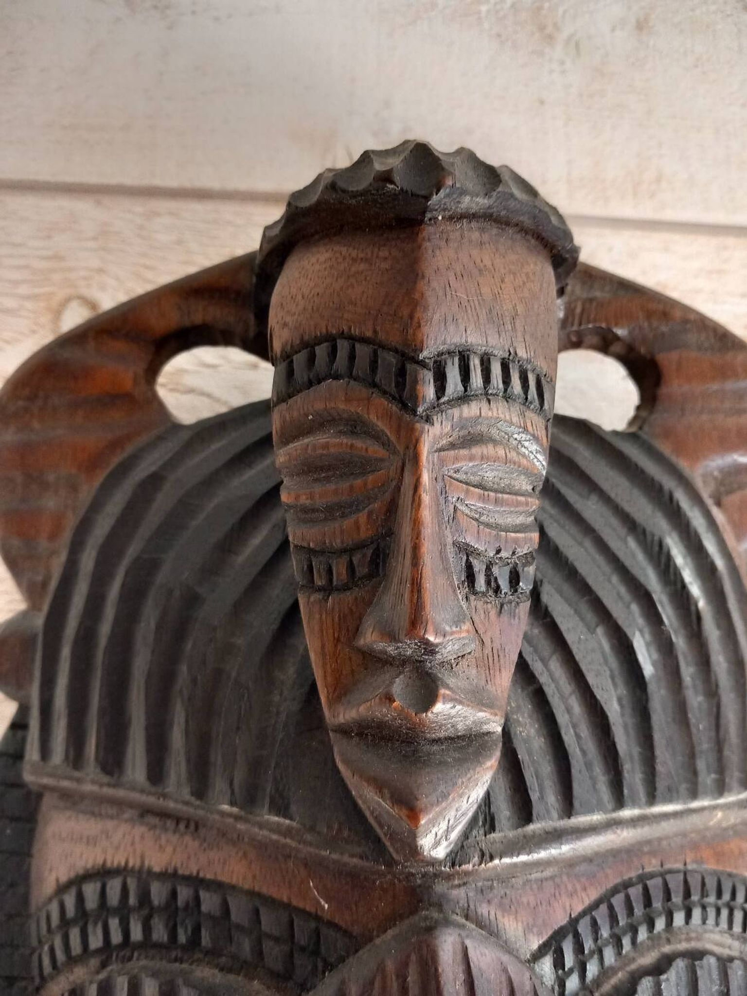 Masque tribal en bois