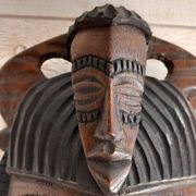 Masque tribal en bois